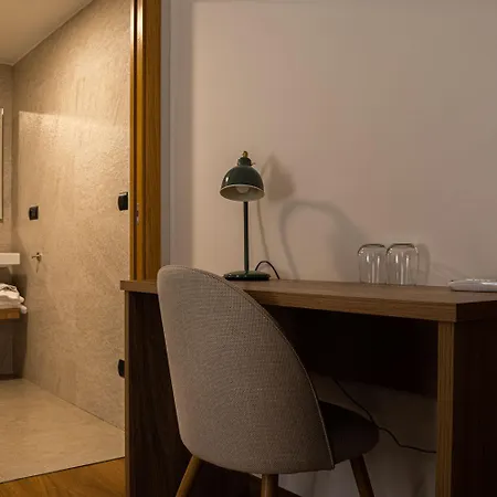 Хостел Vina Femita *